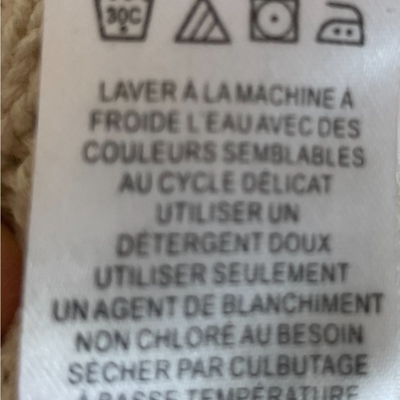 Kaisley Cropped Sweater - Picture 4 of 4